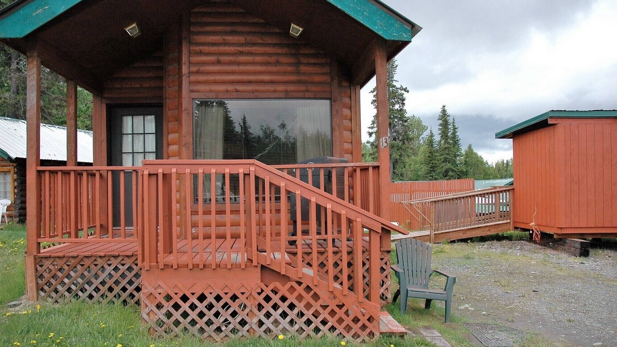Cooper Landing Cabin | Gwin's Lodge Spruce Chalet #13