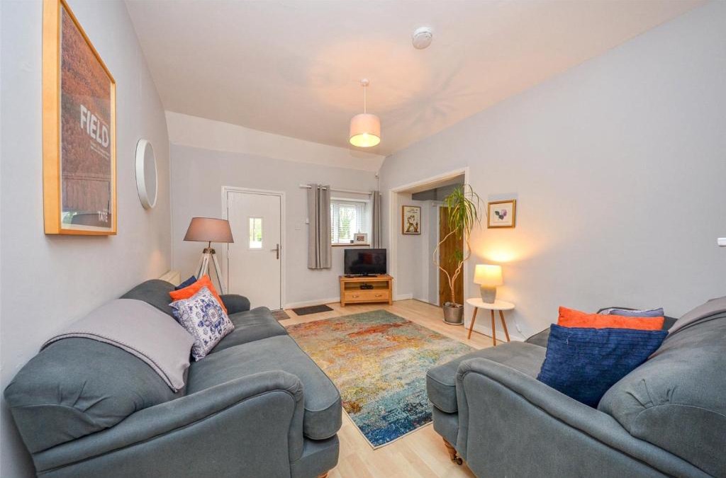 Llangaffo House | Gwyllt Cottages