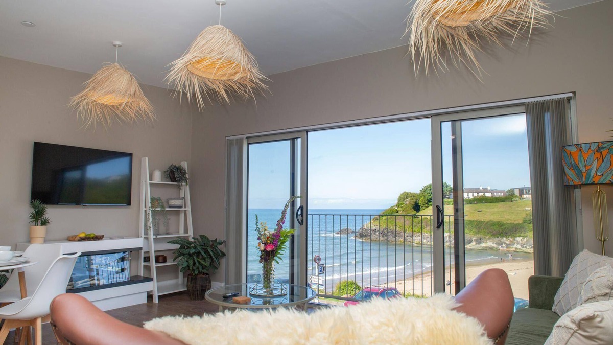 Aberporth Apartment | Gwyn For Beach Apartment, Aberporth