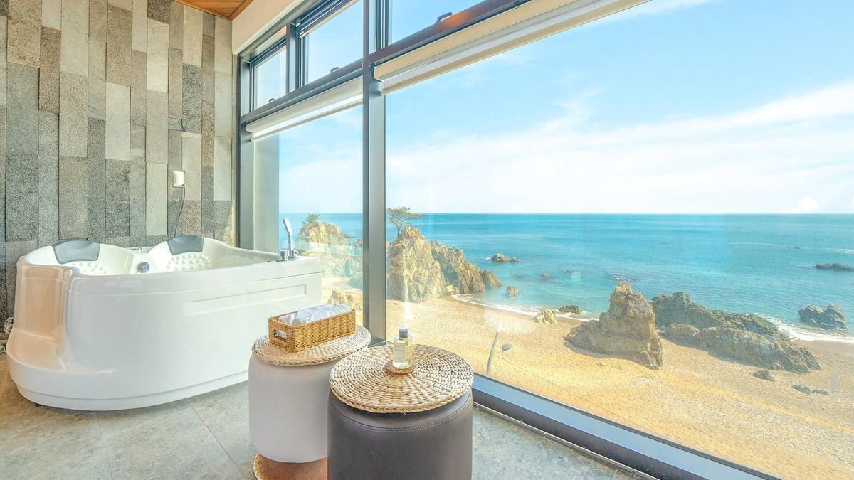 Gyeongju House | Gyeongju Blue21 Poolvilla Pension