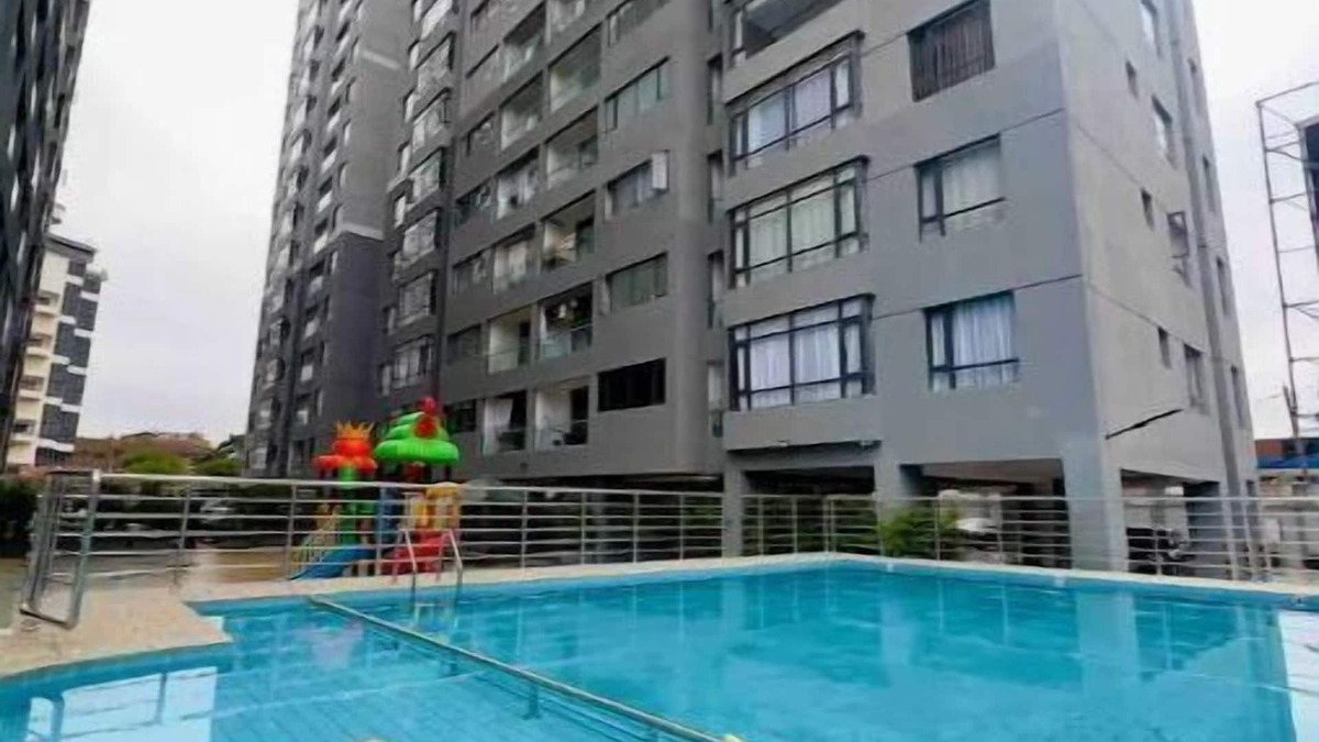 Kilimani Apartment | Gym, Pool, View and more.