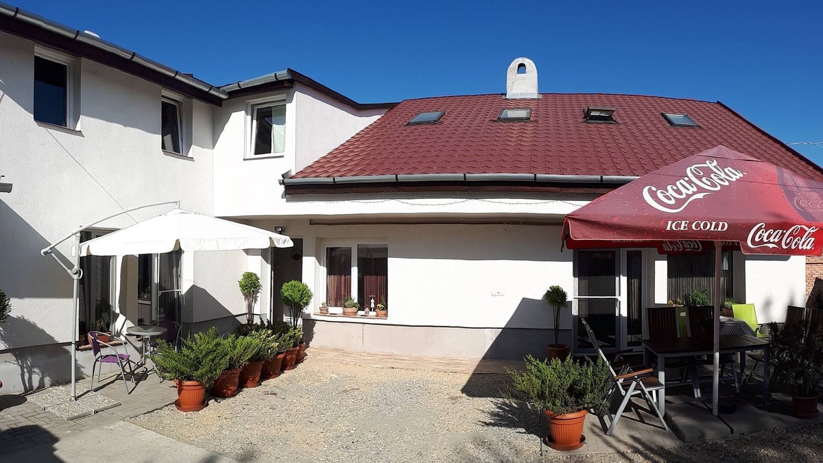 Eger House | Hédi Vendégház