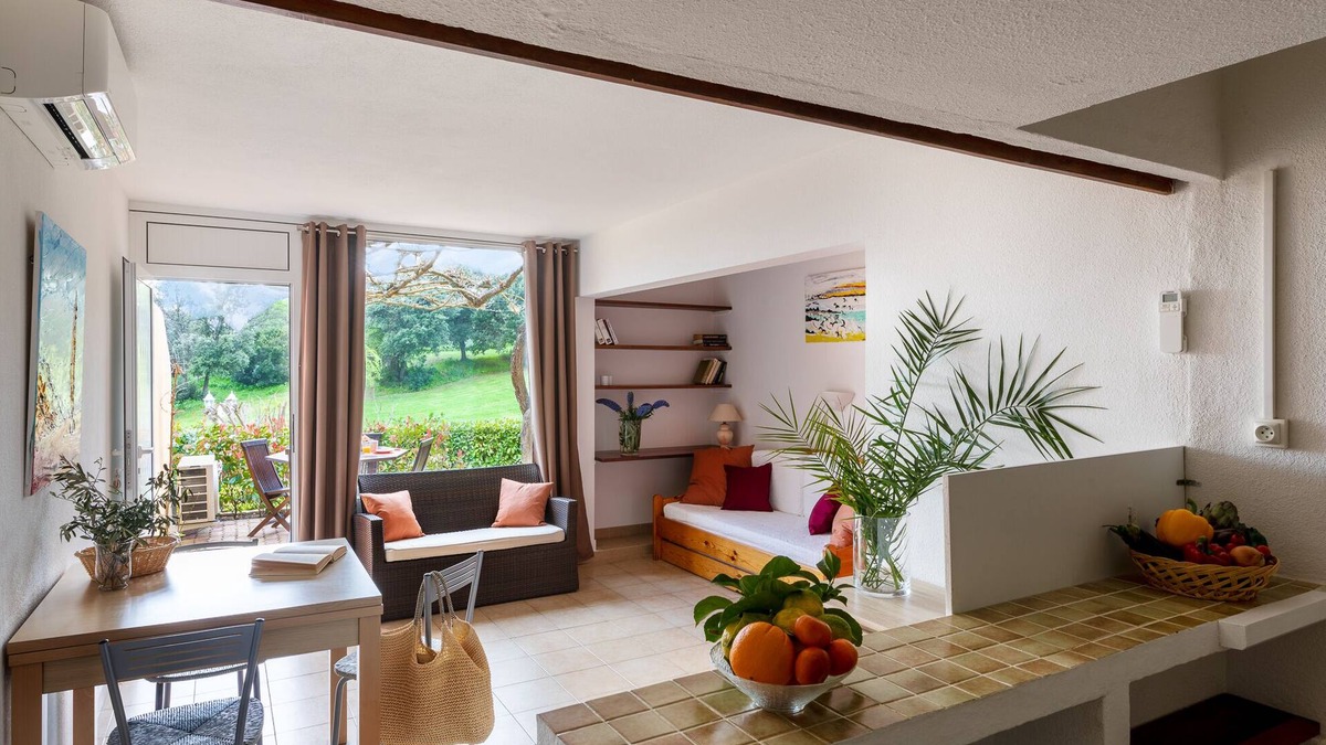 Cargese Apartment | Hélios1 2/4pers -beach 5 MN walk-heated pool