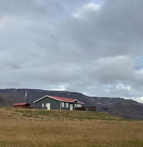 Hvalfjarðarsveit Apartment | Hóll Guesthouse