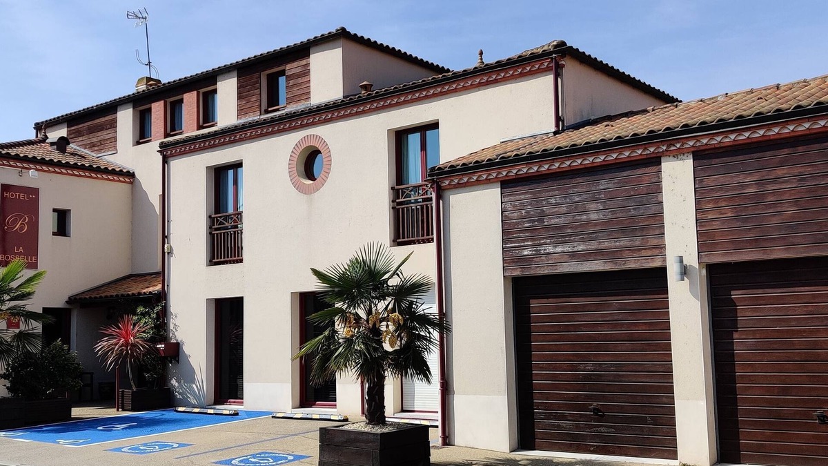 Saint-Philbert-de-Grand-Lieu Hotel | Hôtel La Bosselle