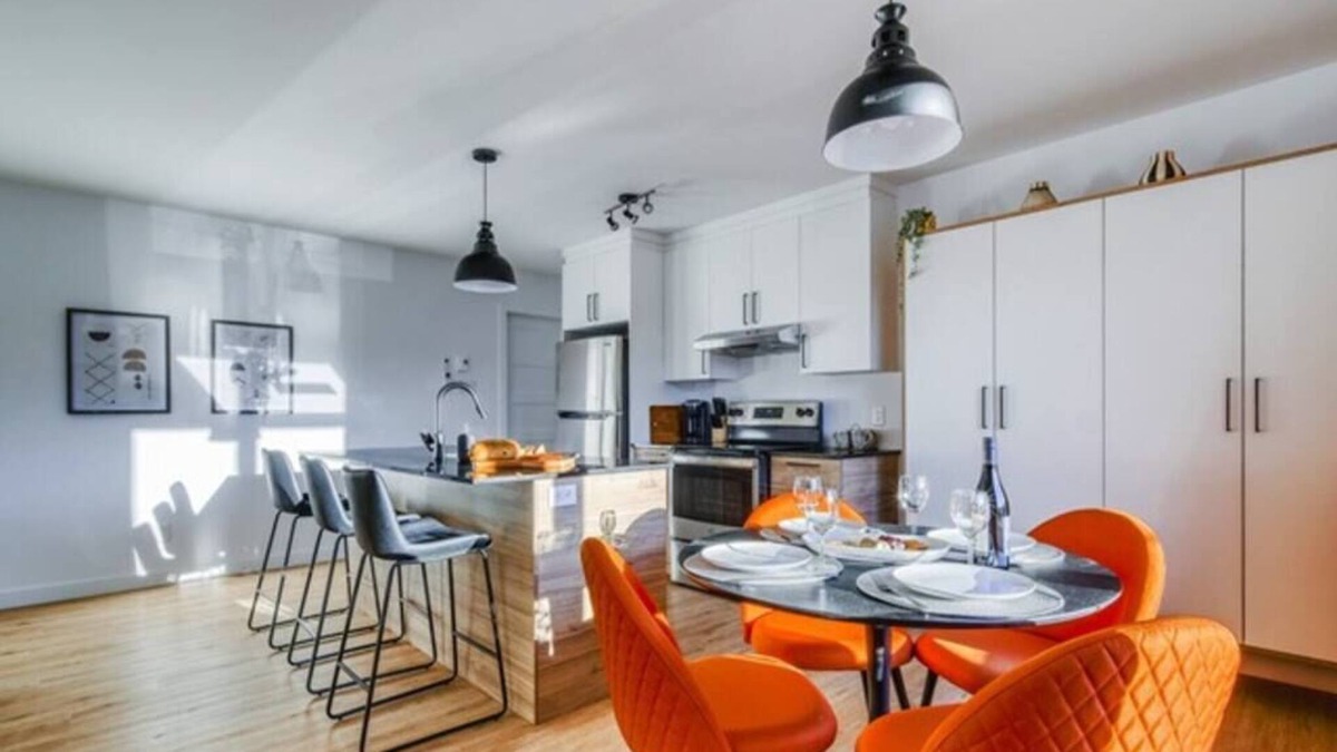 La Haute-Saint-Charles Apartment | Hôtel à la maison - Condo La Réserve 55