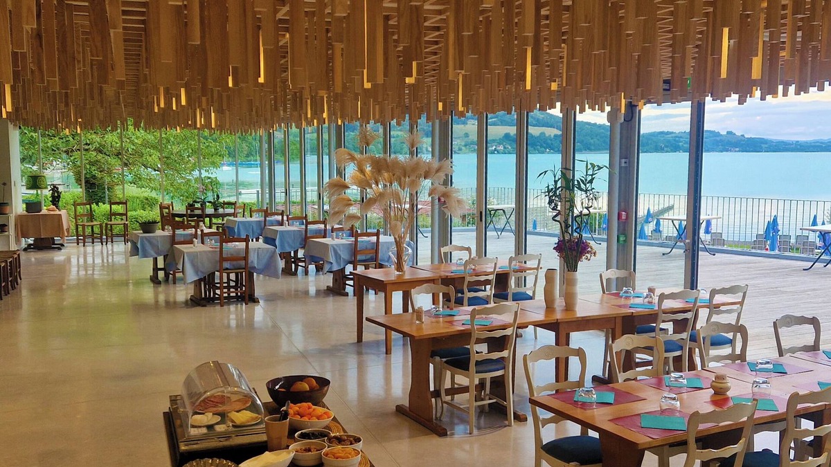 Charavines Hotel | Hôtel Beau Rivage
