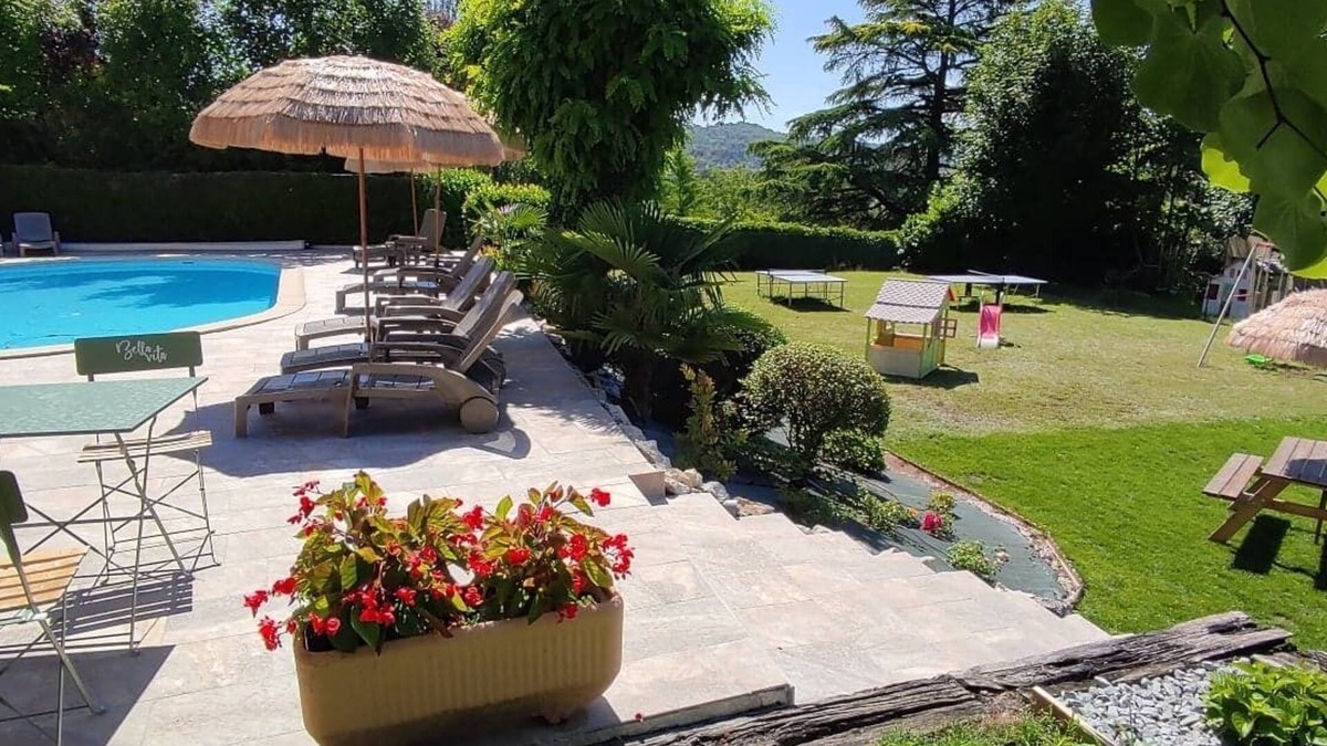 Les Aubugues Hotel | Hôtel Belle Vue