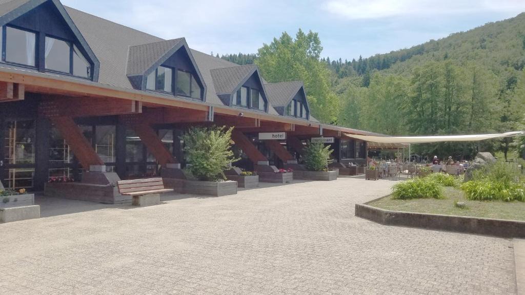 Jassat Hotel | Hôtel Domaine du Lac Chambon