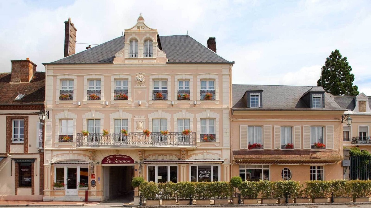 Verneuil-sur-Avre Hotel | HÔTEL DU SAUMON