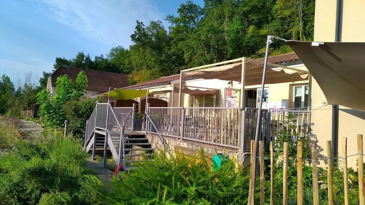 Cajarc Hotel | Hôtel-Gîte La Peyrade