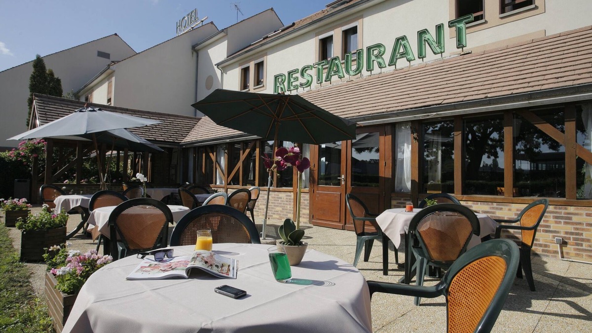 Saint-Gervais-la-Foret Hotel | Hôtel Ikar - Fast Hotel Blois