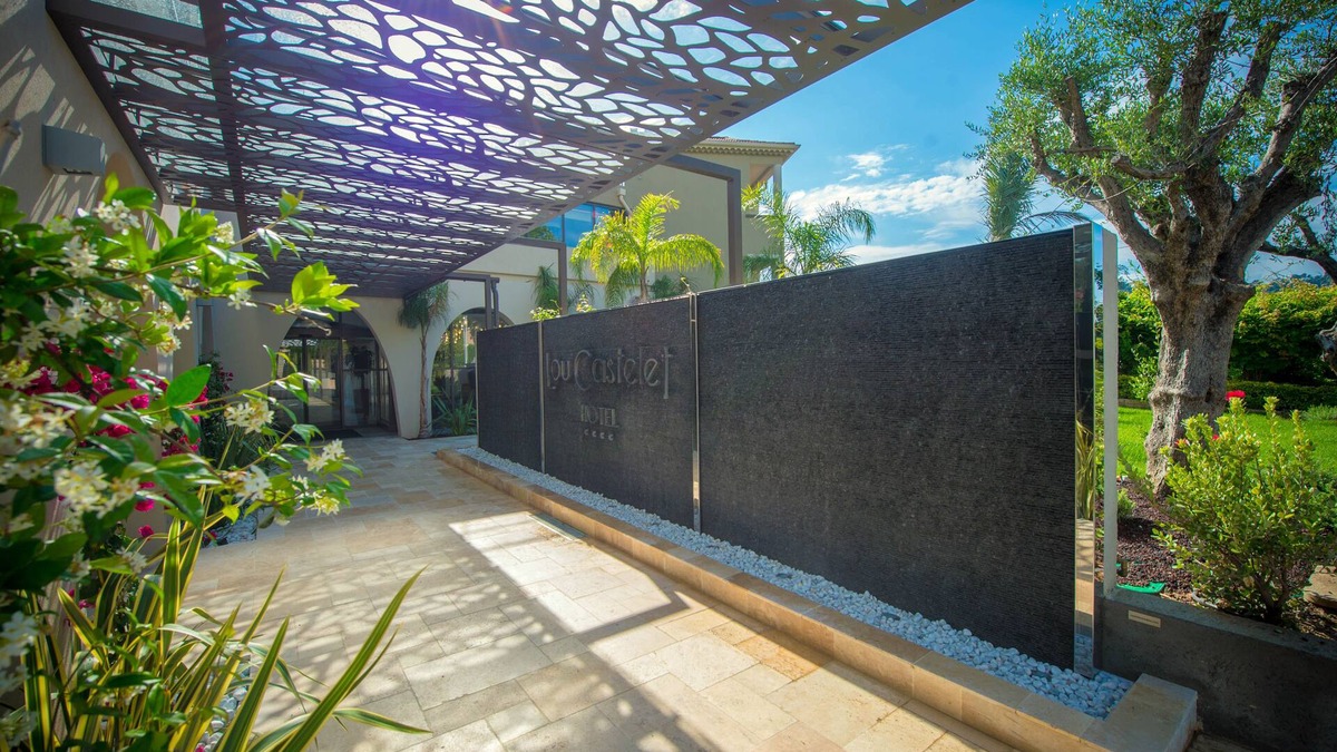 Carros Hotel | Hôtel Lou Castelet