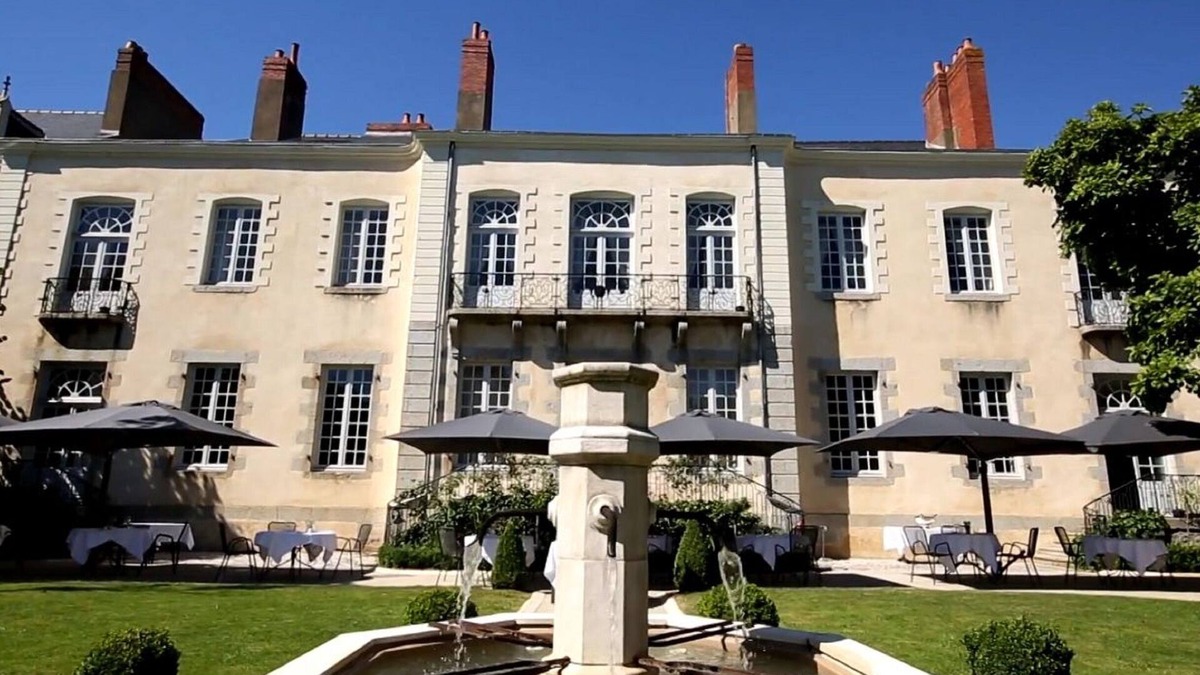 Laval Hotel | Hôtel Perier du Bignon