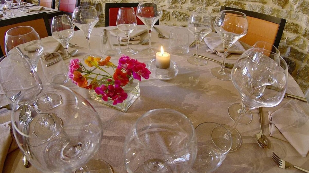 Villegusien-le-Lac Hotel | Hôtel Relais du Lac