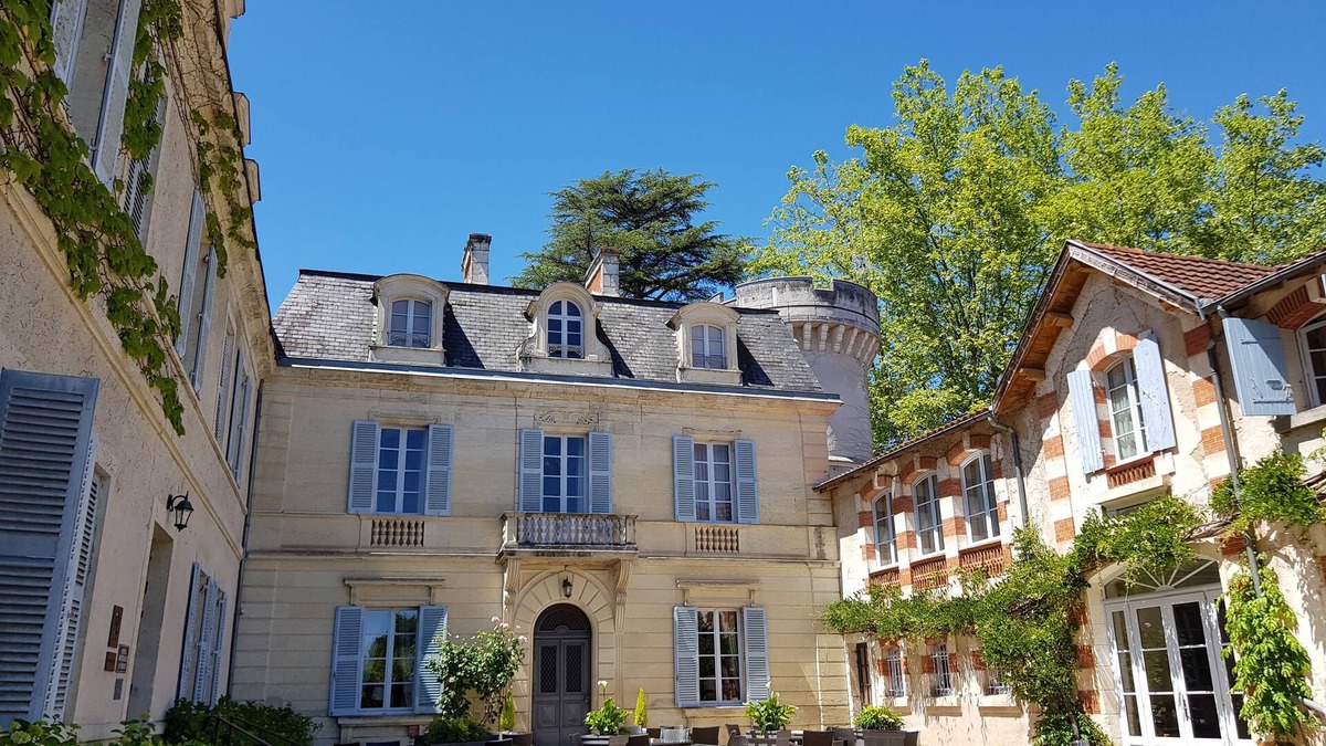 Annesse-et-Beaulieu Hotel | Hôtel Restaurant - Chateau de Lalande