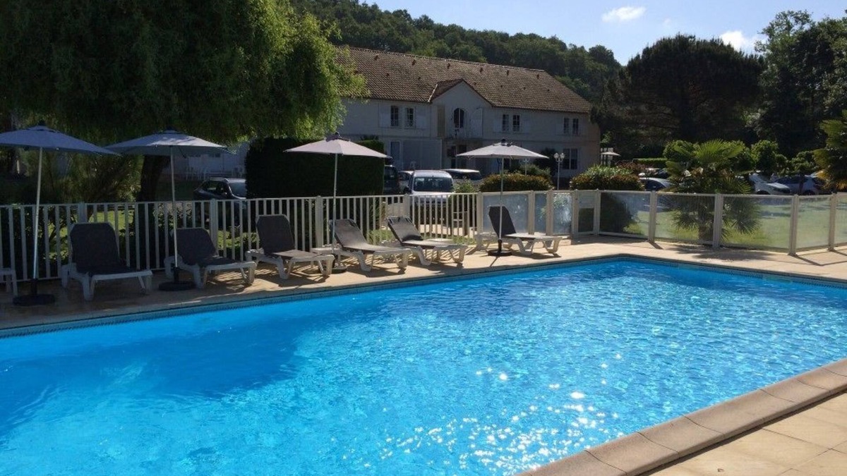 Eugenie-les-Bains Hotel | Hôtel Restaurant Relais des Champs