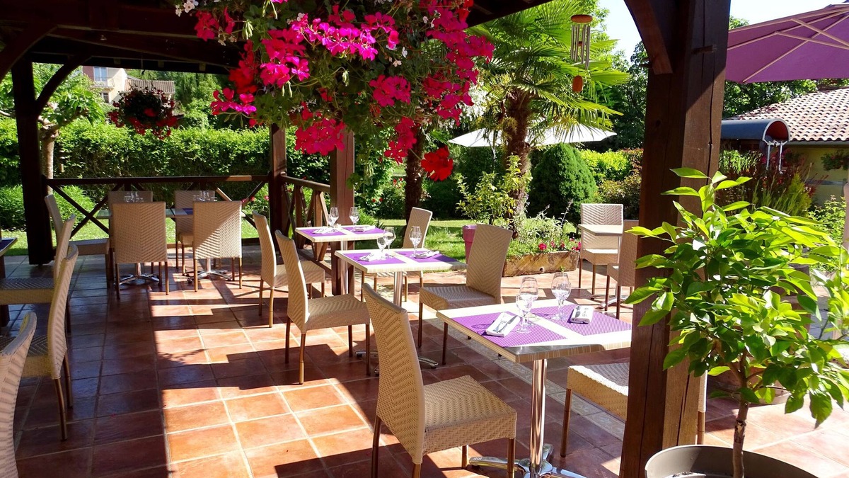 Estang Hotel | Hôtel Restaurant du Commerce