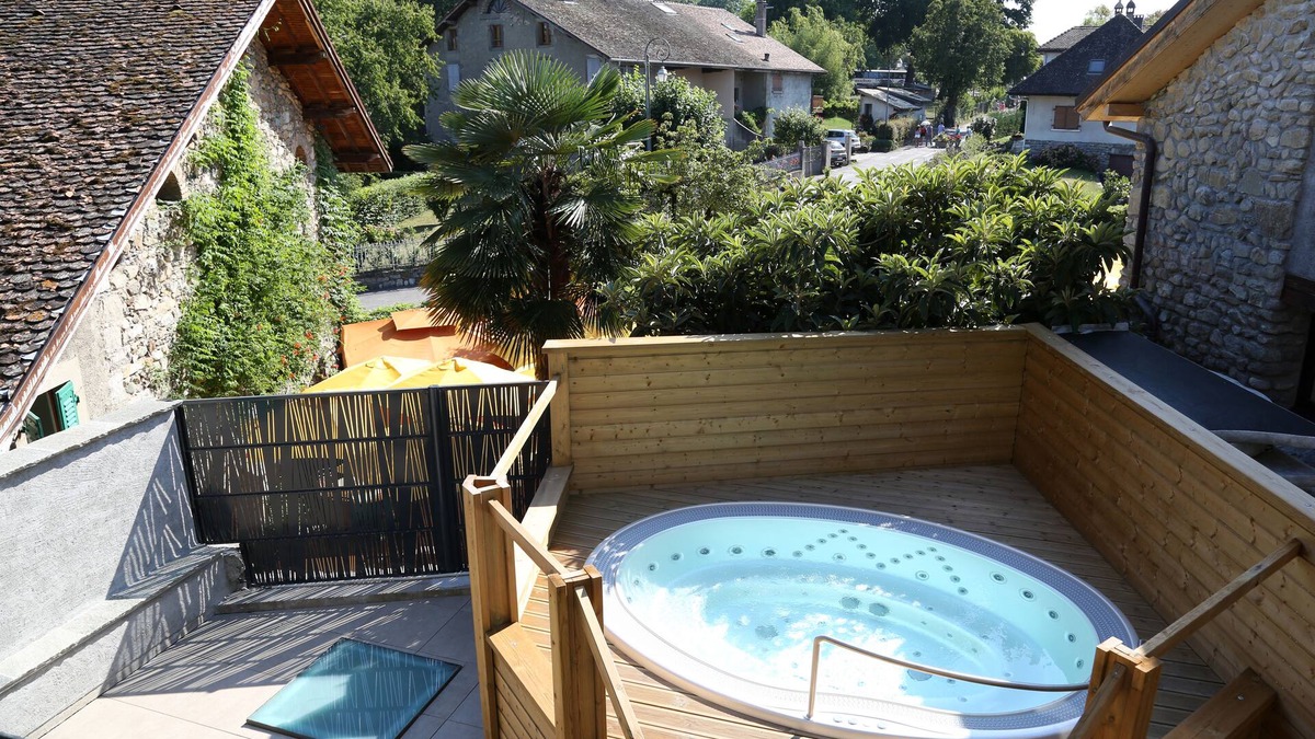 Yvoire Hotel | Hôtel Restaurant Le Vieux Logis