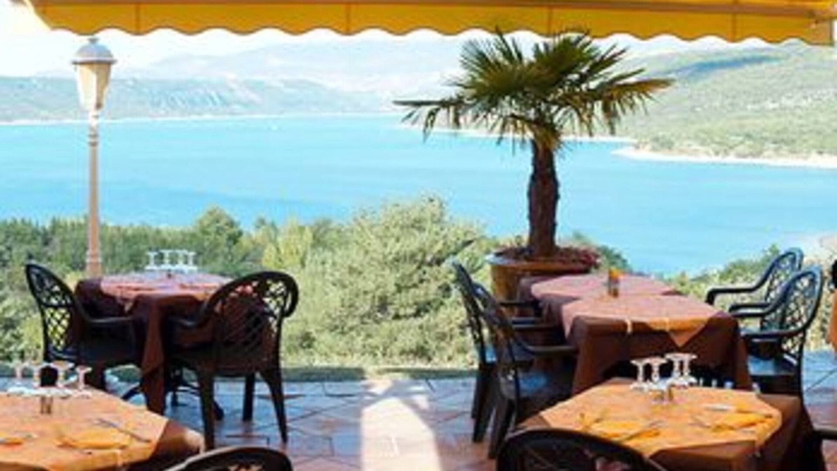 Bauduen Hotel | Hôtel Restaurant Les Cavalets