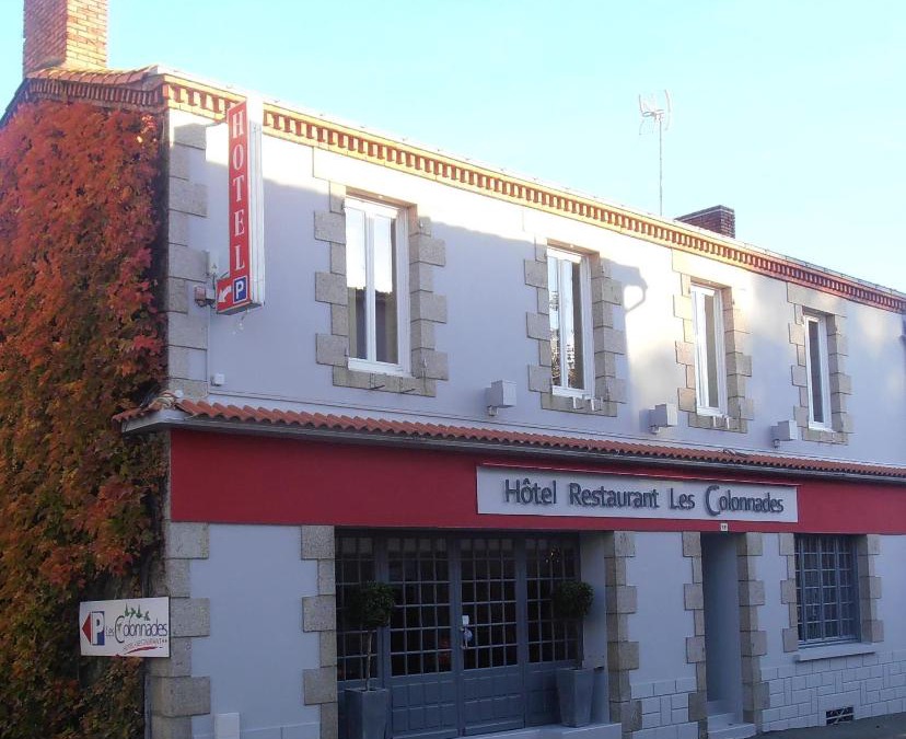 Saint-Fulgent Hotel | Hôtel-restaurant Les Colonnades