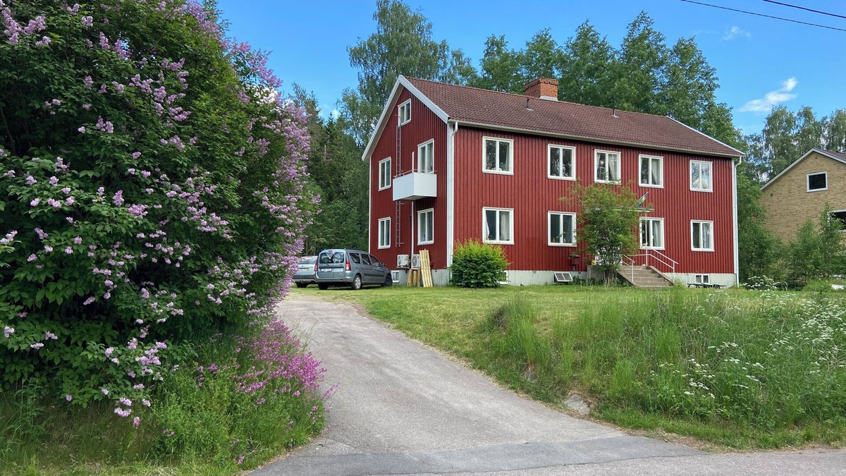 Korsberga Apartment | Hübsche Ferienwohnung in Småland, Badeplatz und Wanderwege am Haus, gr. Garten