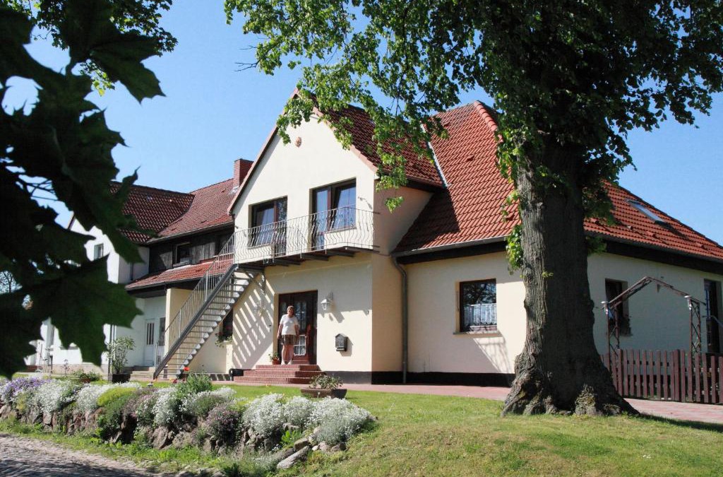 Kroepelin Apartment | Hübsche Wohnung in Kröpelin mit eigener Terrasse