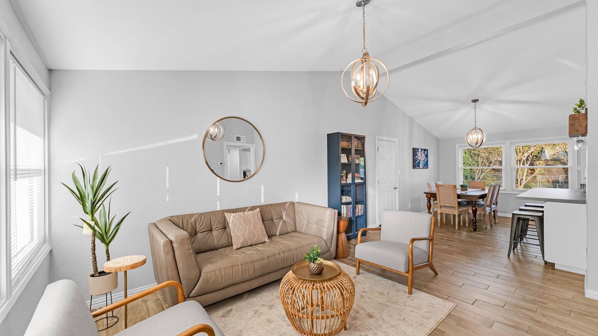 Farmers Branch House | H Haus - Close to Everything & Pet Friendly