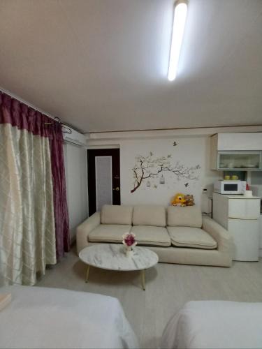 Sadangil-tong Villa | H house