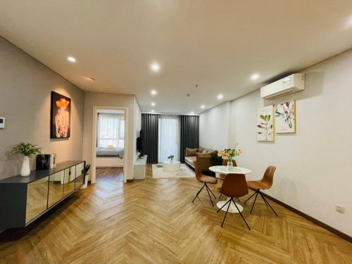 District 10 Apartment | Ha Do Centrosa Apartment District 10