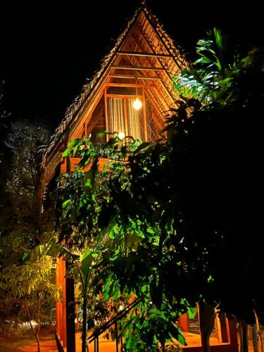 Habarana Apartment | Habarana Tree House - Ivory cottage