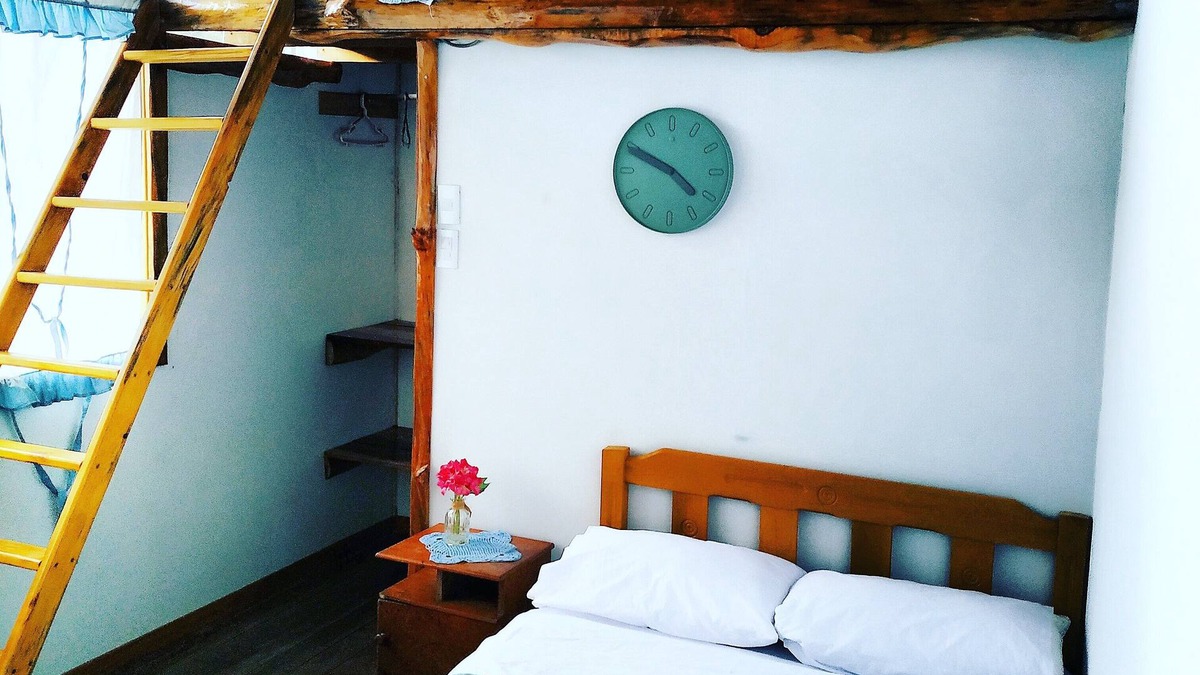 Oxapampa Cabin | Habitación familiar con balcon privado alejado del bullicio de la ciudad