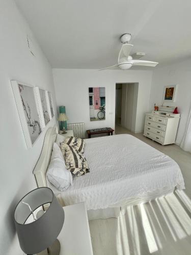 Montequinto House | Habitación independiente, luminosa y perfecta para dos o una persona.