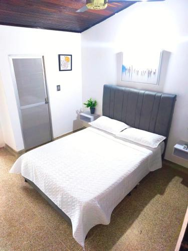 Barrancabermeja House | Habitación Premium al lado del CC San Silvestre