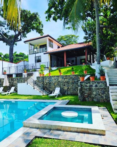 Tamanique House | Habitaciones Casa Cuscatlan