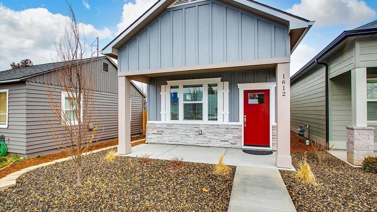 Depot Bench House | #HabitueHomes - Bennett's Bungalow