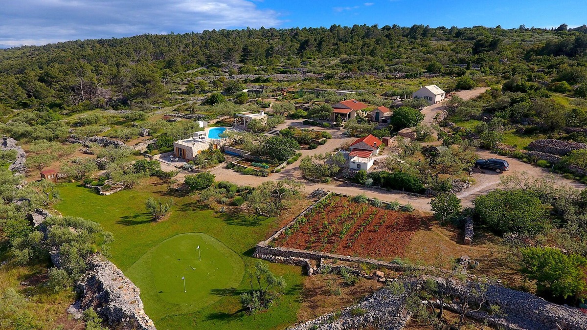 Solta House | Hacienda LUCIO/secluded estate/practice golf/enjoy the view and great pool