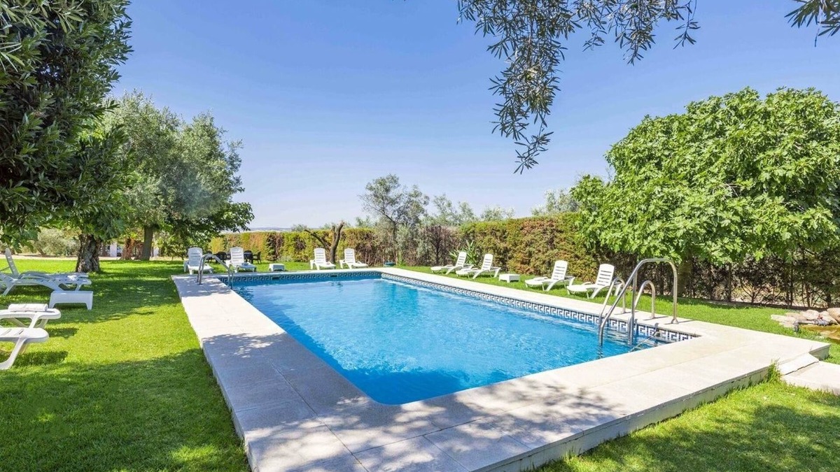 Puente Genil Villa | Hacienda Molino Blanco Puente Genil by Ruralidays