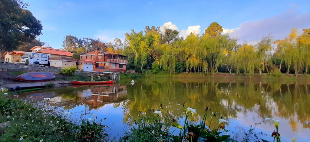 El Rosal House | Hacienda Moncora cabaña lago p2