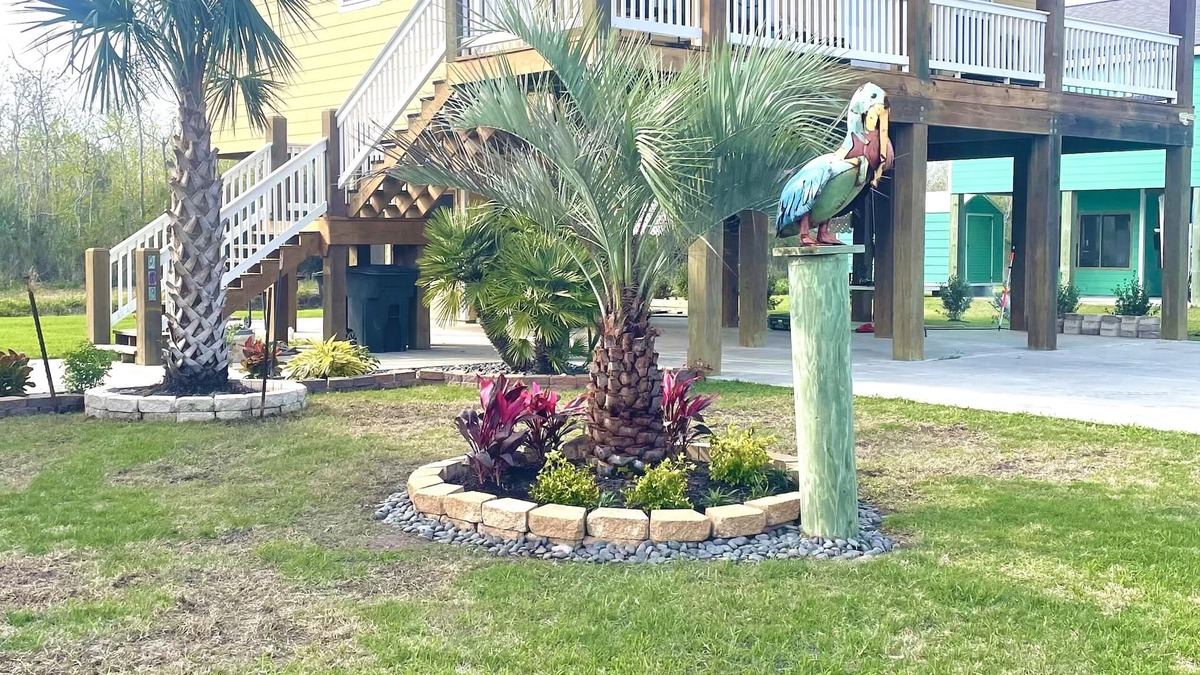 Hackberry House | Hackberry Hideaway I Waterfront On Lake Calcasieu