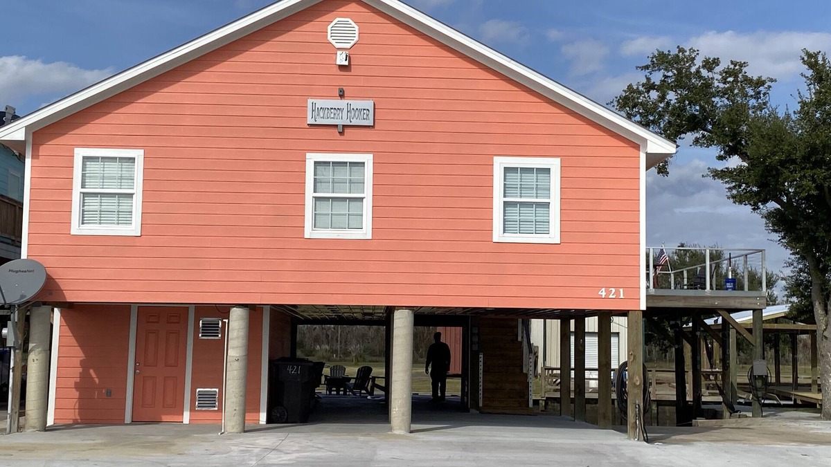 Hackberry House | Hackberry Hooker - Private Canal