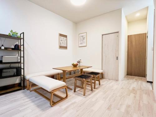Ikuno House | haco momodani Spacious with high ceilings