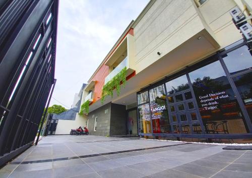 Surabaya Hotel | Hadi Park