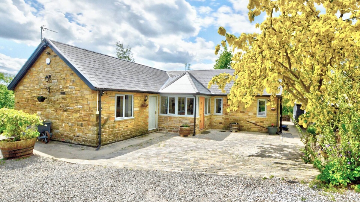 Henshaw Cottage | Hadrians Garden Villa
