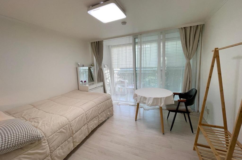 Suwon Bed & Breakfast | Haeng Un - For Foreigner & Female Only