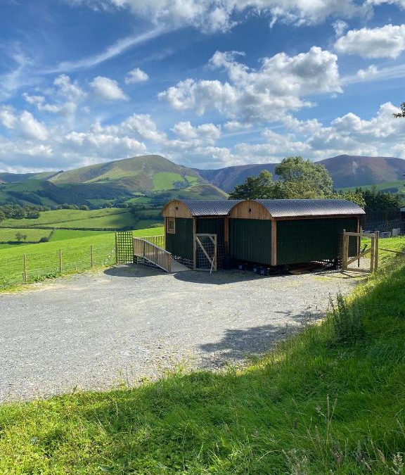 Machynlleth Apartment | Hafan y Mynydd - Mobility adapted double shepherd hut