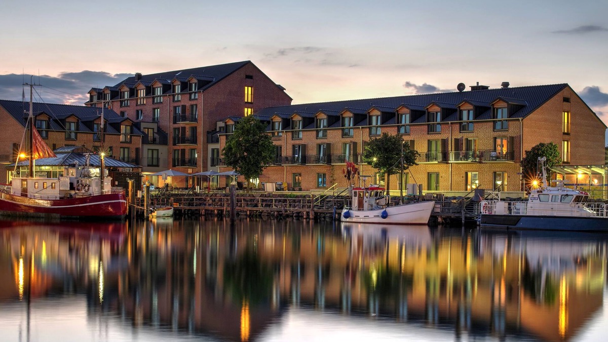 Heiligenhafen Hotel | Hafenhotel Meereszeiten