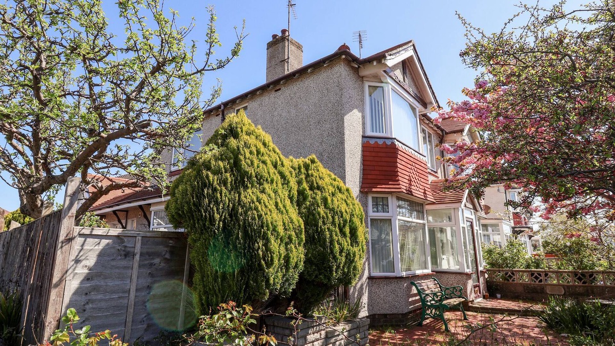 Rhos on Sea Cottage | HAFFANNEDD, family friendly, character holiday cottage in Rhos-On-Sea