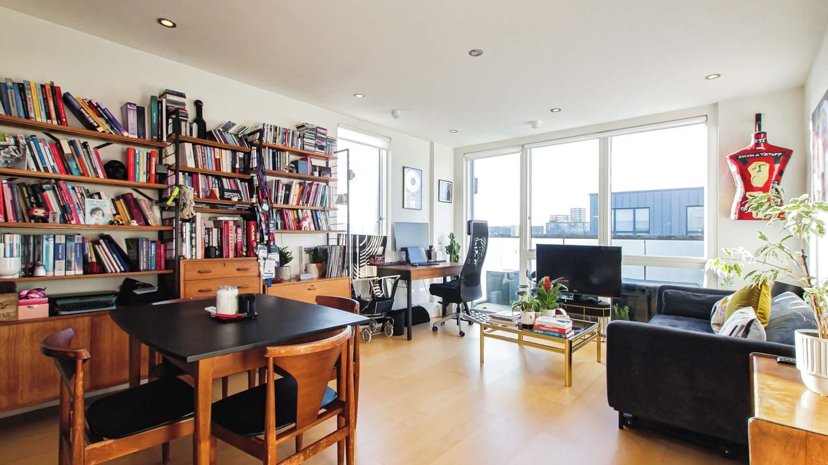 Haggerston Apartment | Haggerston - Top Floor 1 Bedroom with stunning view of the city skyline