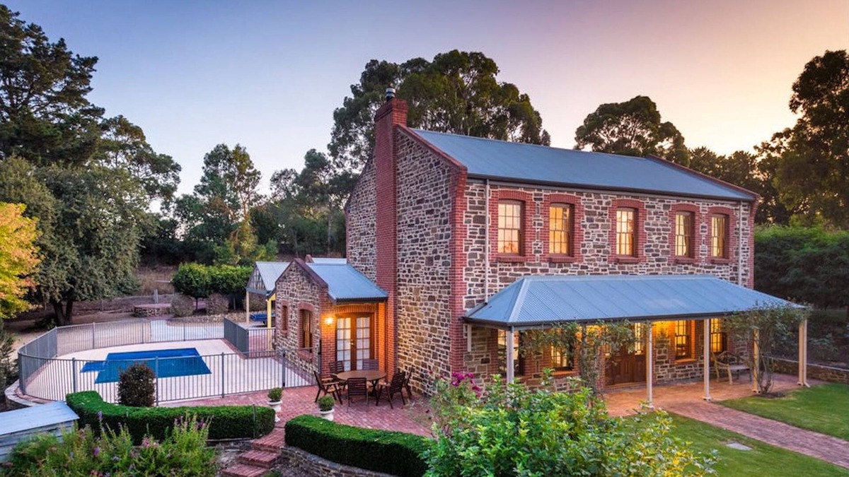 Hahndorf House | Hahndorf Luxury Retreat - 4 Bedroom House